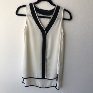 Sleeveless blouse in ⚫️&⚪️